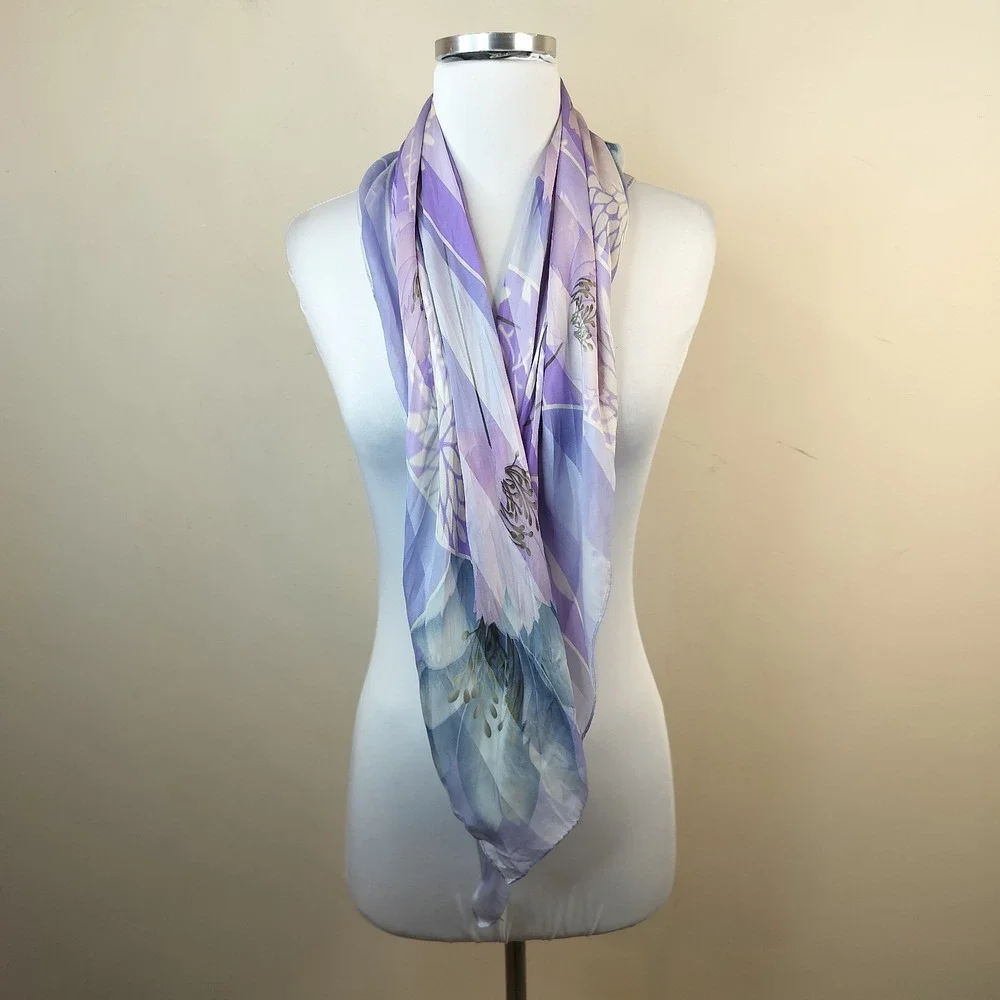 Oscar de la Renta Vintage Floral Silk Scarf 32x32 Purple Lavender Pastel